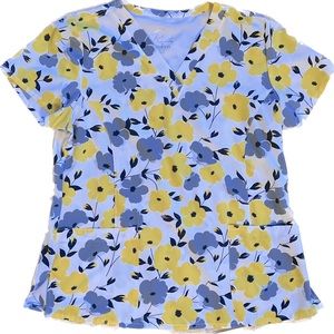 Prints by Maevn two pocket scrub top- Medium